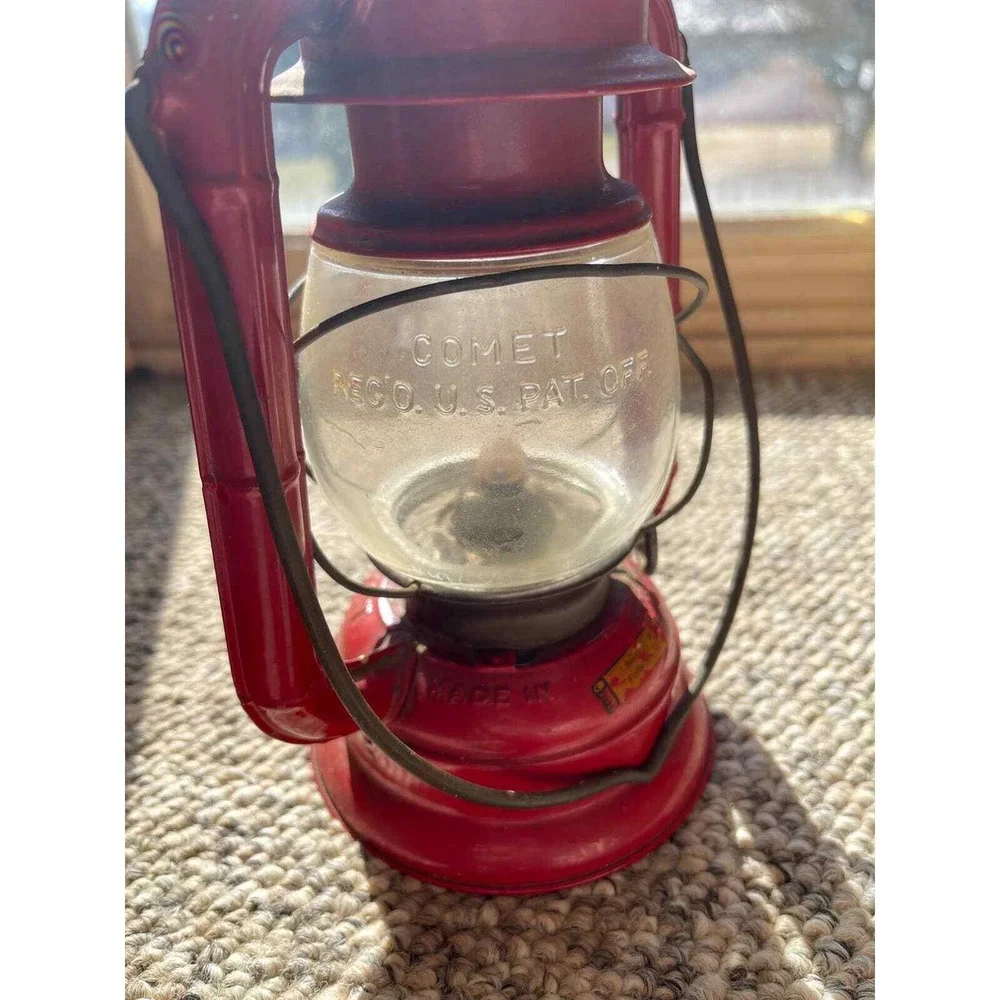 Vintage Dietz Comet H-12 Red Battery-operated Railroad Lantern Untested‎ Patina